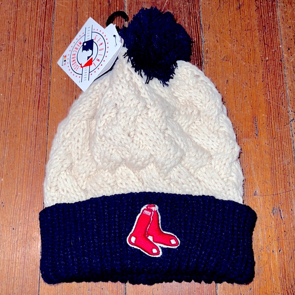 Red Sox 😍 knit hat